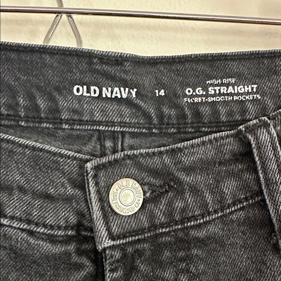 Old Navy Women's Black Ankle straight leg Jeans - Picture 3 of 5